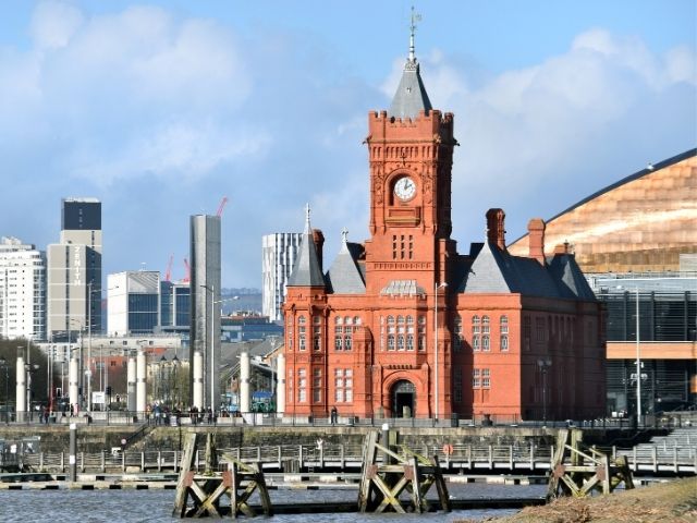 curso inglés en cardiff